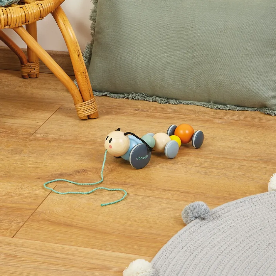 chenille__promener_sweet__1.webp Janod Jouets À Tirer Et À Pousser>Chenille à Promener Sweet Cocoon en Bois pour Bébé