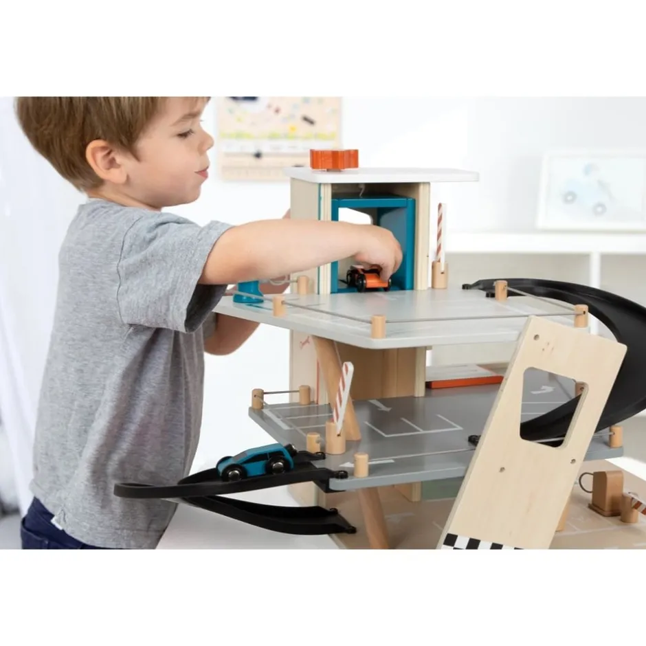 garage__voitures_en_bois__4.webp Small Foot Véhicules Et Garages>Garage à Voitures en Bois pour Enfant
